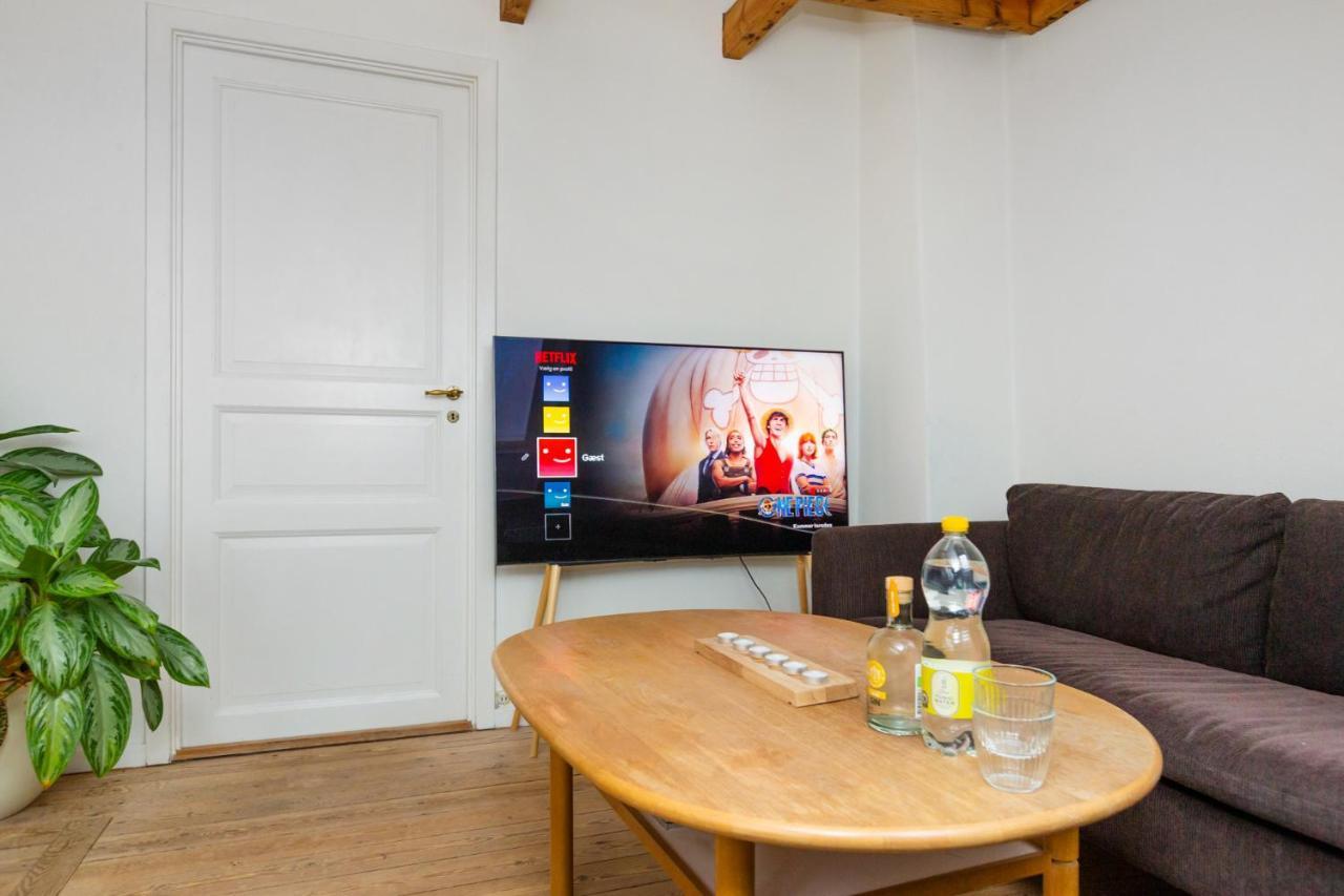 Come Stay In Penthouse With Room For 2-People Århus Exterior foto